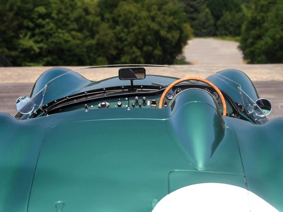 Детали экстерьера Aston Martin DBR1 (001) 1956 года  (фото 6 из 52)